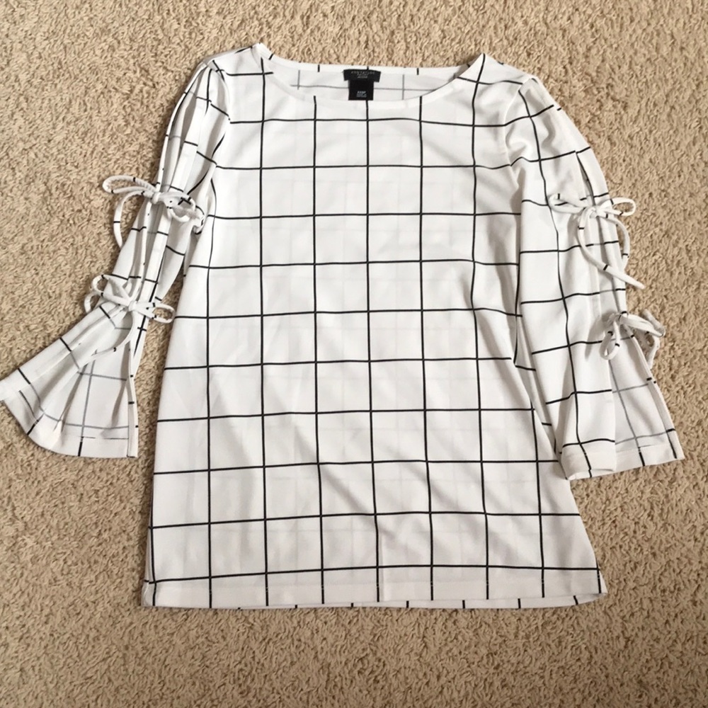 Ann Taylor factory geometric tie sleeve blouse